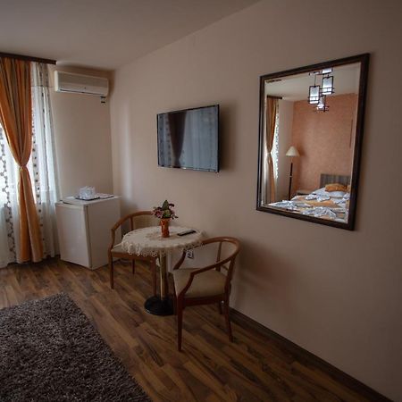 Hotel Casa Alex Târgu Jiu Exteriér fotografie