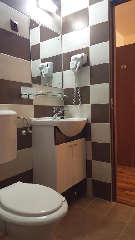 Hotel Casa Alex Târgu Jiu Exteriér fotografie