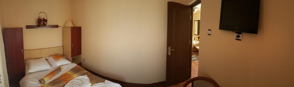 Hotel Casa Alex Târgu Jiu Pokoj fotografie