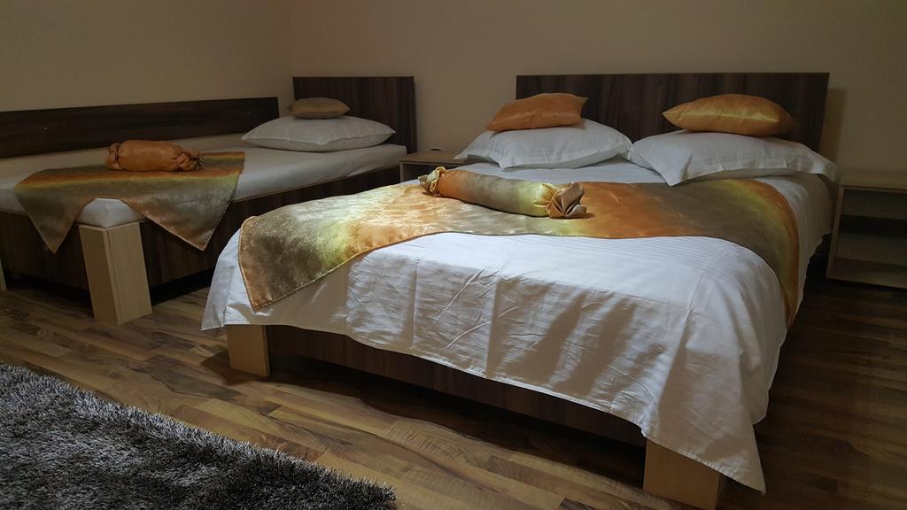 Hotel Casa Alex Târgu Jiu Pokoj fotografie
