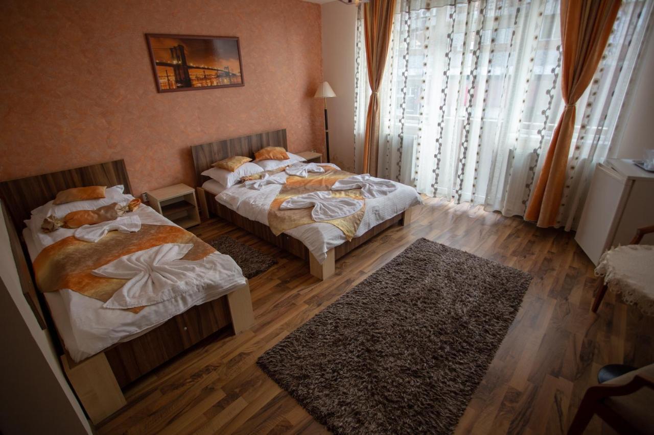 Hotel Casa Alex Târgu Jiu Exteriér fotografie