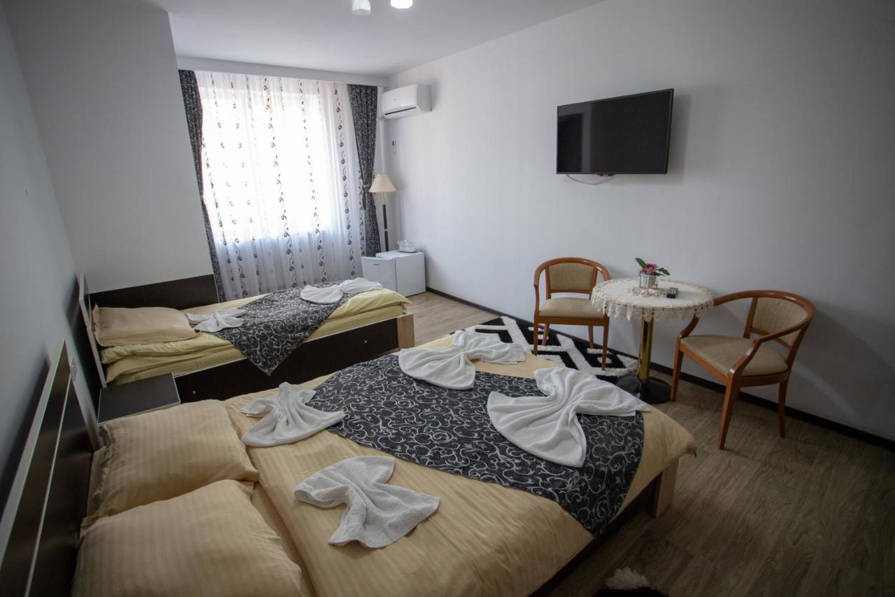 Hotel Casa Alex Târgu Jiu Exteriér fotografie