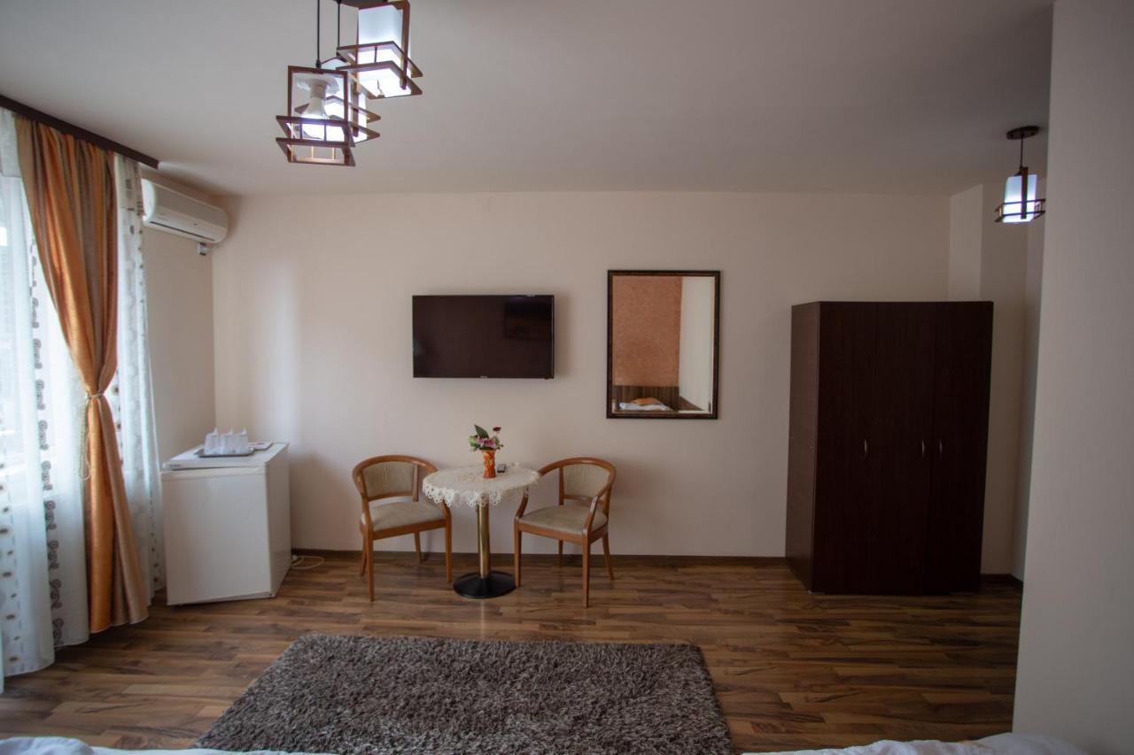 Hotel Casa Alex Târgu Jiu Exteriér fotografie