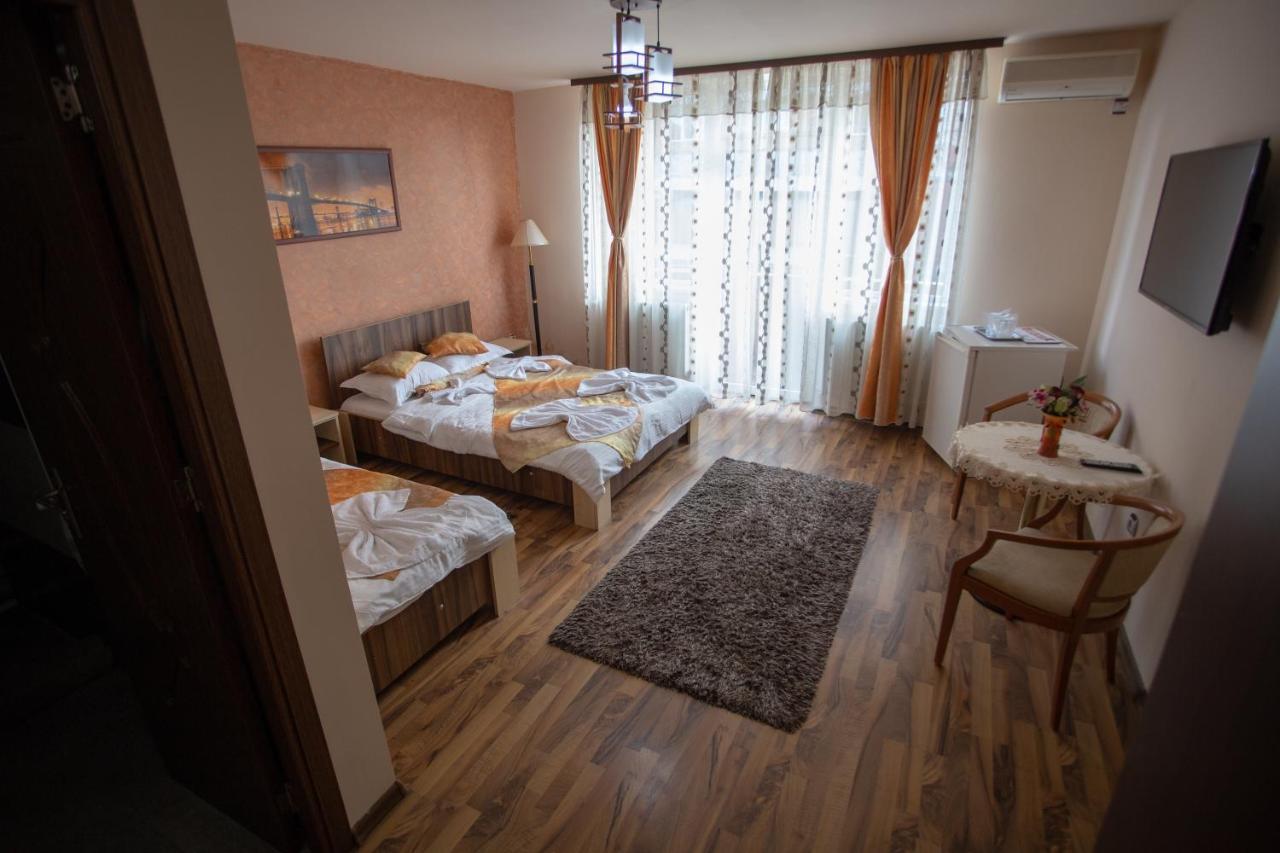 Hotel Casa Alex Târgu Jiu Exteriér fotografie