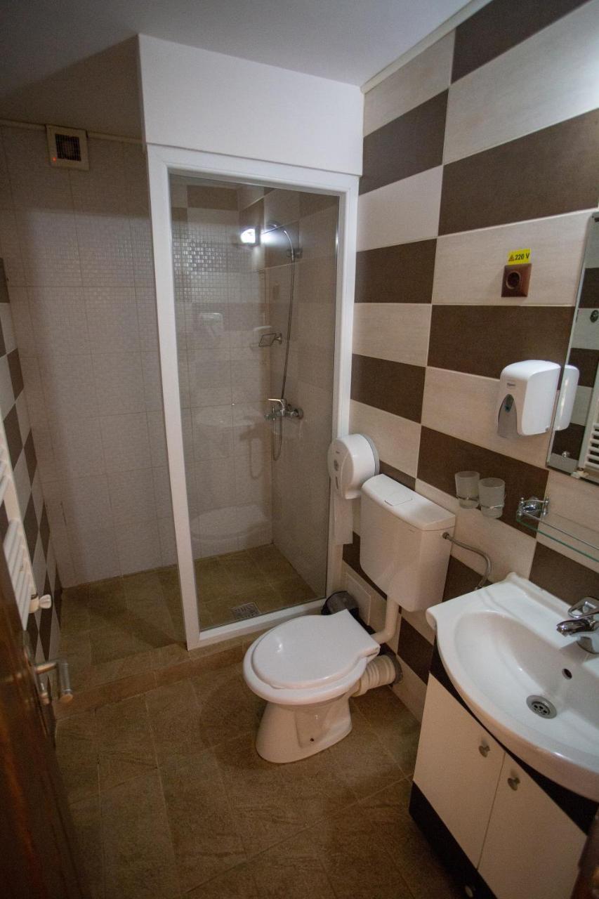 Hotel Casa Alex Târgu Jiu Exteriér fotografie