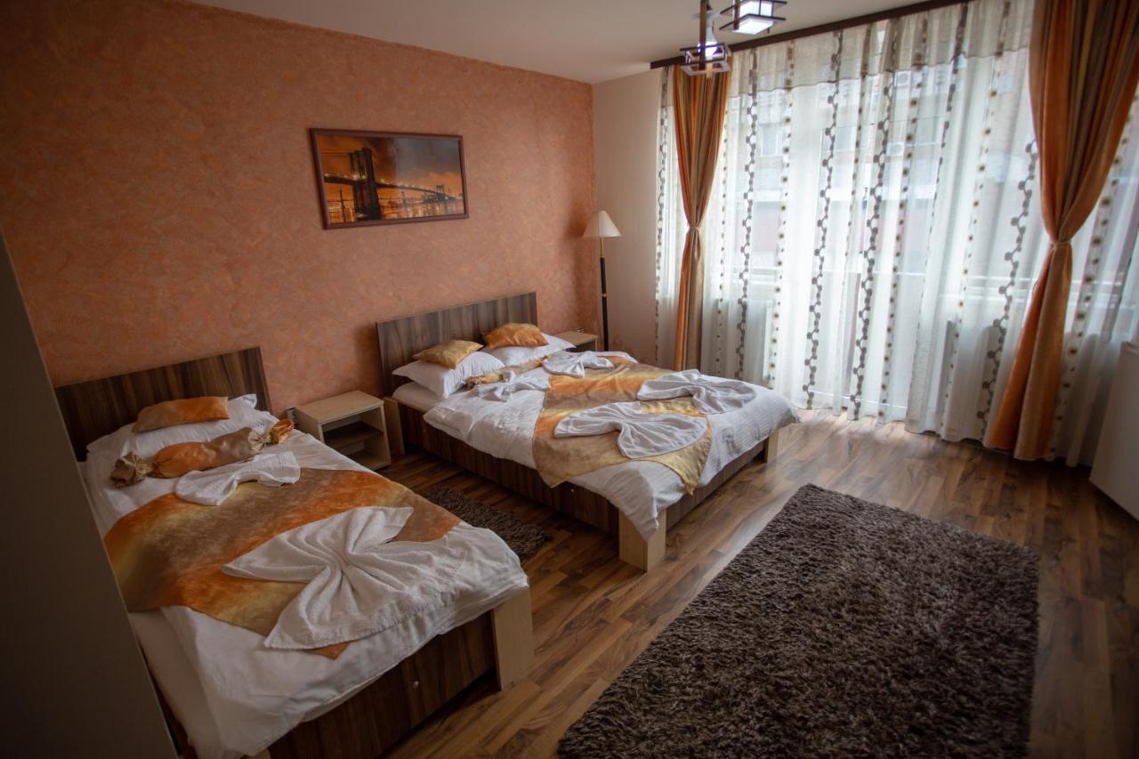 Hotel Casa Alex Târgu Jiu Exteriér fotografie